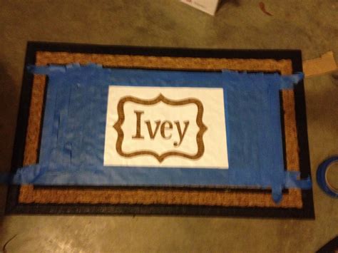 12 Crafts of Christmas {DIY Personalized Welcome Mat} | The Ivey League