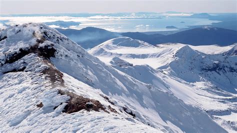 Escape The Masses: Tongariro Winter Crossing