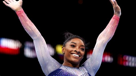 Simone Biles lideró a Estados Unidos a su séptimo título mundial