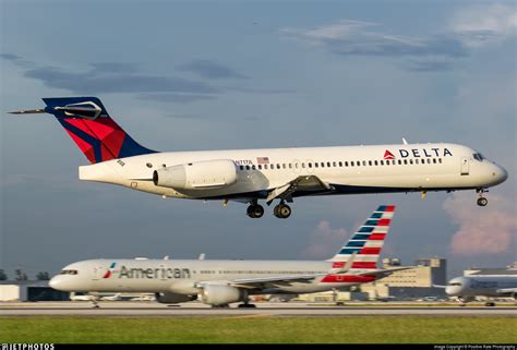 N717jl Boeing 717 2bd Delta Air Lines Positive Rate Photography