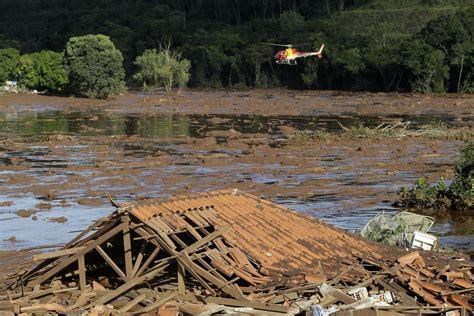 30 fotos que revelam o desespero da tragédia em Brumadinho