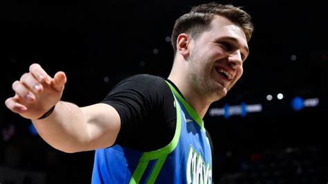 Mavs Luka Doncic Back After Missing Game With Sprained Thumb