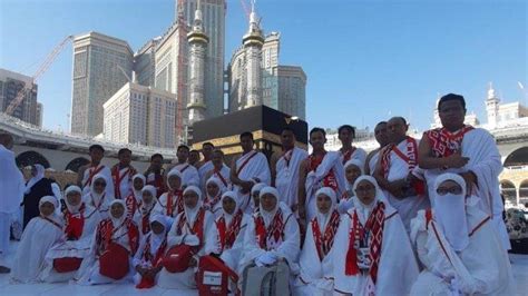 Kisah Berkesan 33 Jemaah Umroh Anata Tour Ibadah Di Masjidil Haram