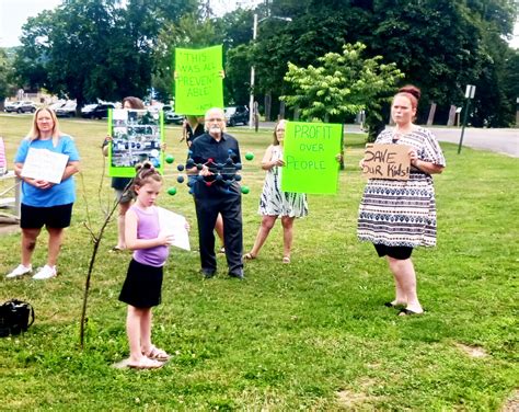 East Palestine Residents Protest Railroad News Sports Jobs Salem News