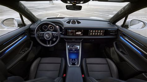 Porsche Macan Interior Layout & Technology | Top Gear