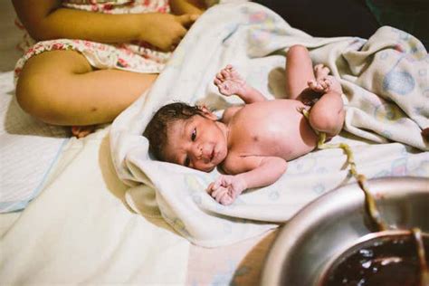 In Pictures An Urban Indian Woman Gives Birth At Home