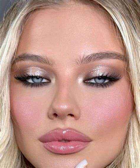 Pin By Maria On Makeup In 2024 Blue Eye Makeup Glamour Makeup