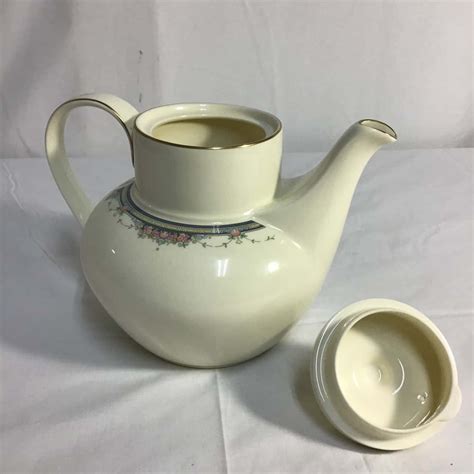 Royal Doulton Teapot Creamer Sugar Bowl And Peppersalt Albany