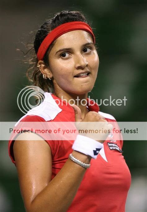 Sania Mirza In Action Hot Boobs Free Indain Actress Girls Images