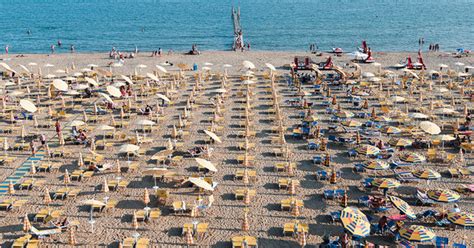 Concessioni balneari Estate al mare se ci è concesso