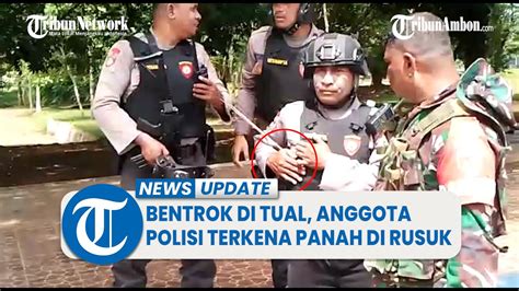 BENTROK TUAL Anggota Polisi Berjalan Dengan Anak Panah Tertancap Di