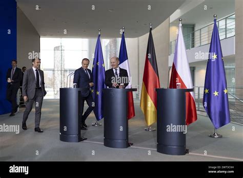 Olaf Scholz SPD Bundeskanzler Emmanuel Macron Praesident Von