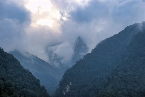 Kangchenjunga Mountain Range Stock Photo - Download Image Now - Asia ...