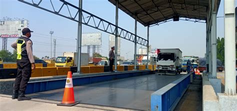 Kendaraan Besar Terjaring Operasi Over Dimension Over Load Odol