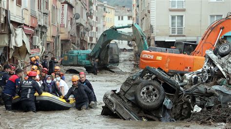 Turkey: Flash floods sweep through Black Sea region killing 17 people | CNN