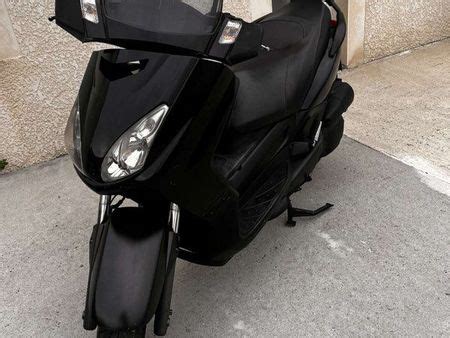 YAMAHA Xmax 125 Occasion Le Parking