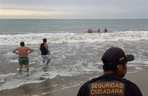 Rescatan a bañista de morir ahogado en la playa