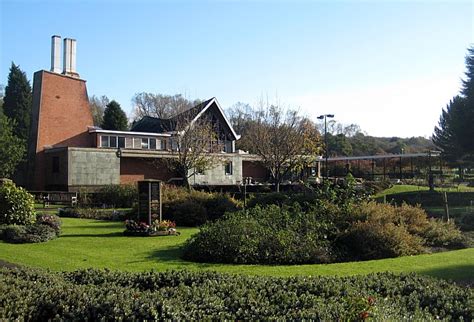 Woodlands Crematorium © Mike Kirby Geograph Britain And Ireland