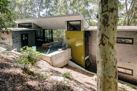 Rugged Bush House Wins Newcastle Architecture Medal