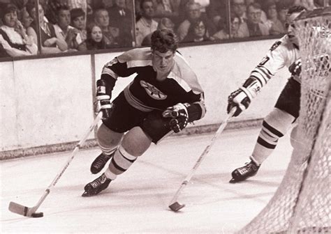 #4 Bobby Orr | Boston bruins hockey, Boston hockey, Bruins hockey