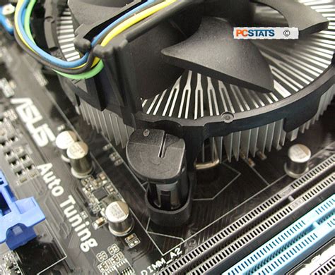 PCSTATS Beginners Guide PCSTATS Review Removing Socket LGA1156