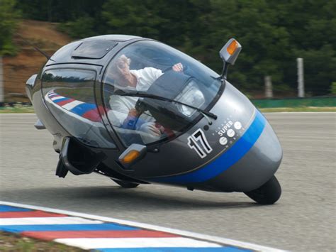 The MonoRacer 130E Fully Enclosed Motorcycle Aims To Redefine Personal