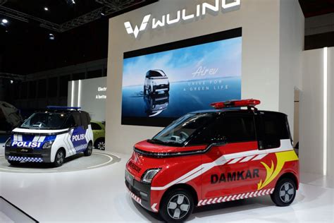 Wuling Hadirkan Rangkaian Kendaraan Listrik Di Periklindo Electric