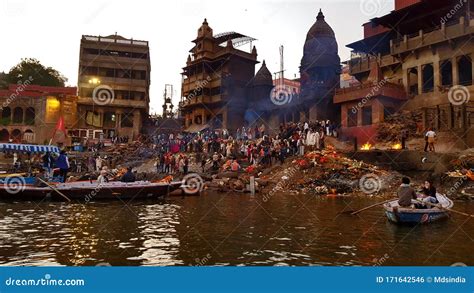 Manikarnika Ghat, Varanasi editorial photo. Image of india - 171642546