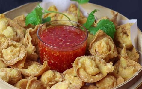 Instructions on how to make delicious crispy fried shrimp wontons