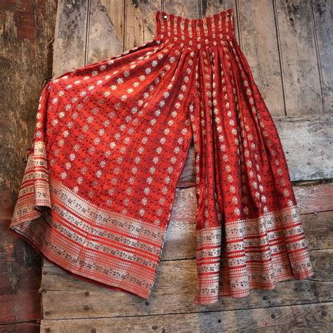 15 Amazing Ways To Reuse Old Silk Sarees Artofit