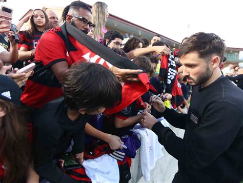 Decidido Flamengo Coletiva De Apresenta O De Vi A Ser No Rio De Janeiro