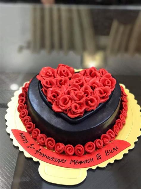 Rose birthday cake at your celebration place | Cakes.com.pk