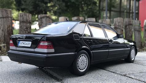 118 Dealer Edition 1990 Mercedes Benz S600 V12 W140 Black Diecast Car Model