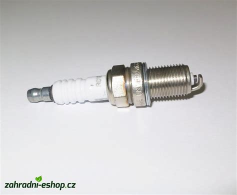 Zapalovací svíčka do traktoru - RC12YC | Zahradni-eshop.cz