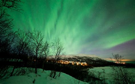 Northern Lights Spotting in Abisko National Park - Swedish Tourist Association