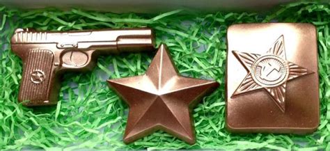 Лучшие сувениры на 23 февраля - идеи подарков