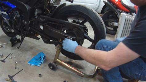 2007 2008 Yamaha Yzf 1000 R1 Rear Wheel Removal Youtube