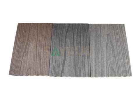 Eco Friendly Co Extrusion Composite Decking Uv Resistant Hollow Capped