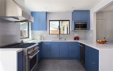 Elevate Your Kitchen with White Kitchen Countertops and Blue Cabinets ...