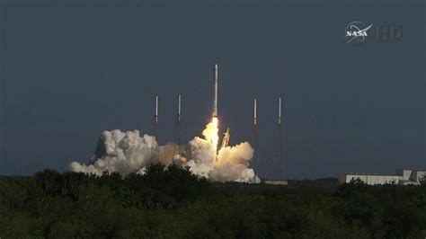 Images from Falcon 9’s launch and landing – Spaceflight Now