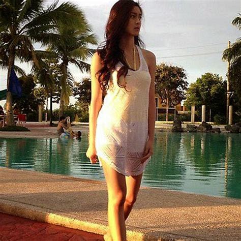 Asian Babes Kim Chiu Sexy Bikini Pics