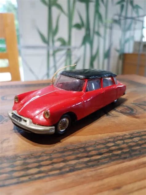 RARE ANCIENNE NOREV Plastique Citroen Ds 19 Repeinte No Minialuxe Clé