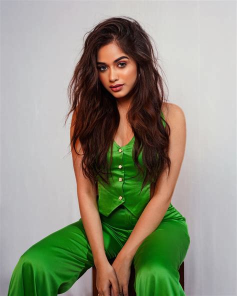 Jannat Zubair Rahmani New Photoshoot Sets Fire On Social Media See Photos Bollywood Mascot