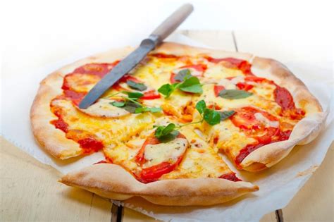 Pizza Italiana Margherita Foto Premium