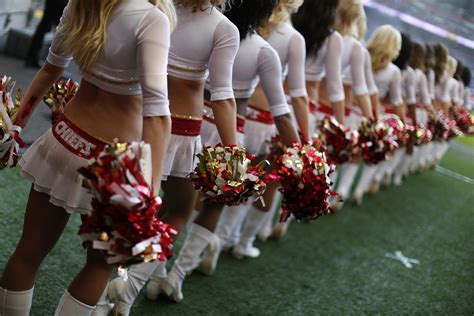 Longtime Kansas City Chiefs Cheerleader Dies At 40 - TrendRadars