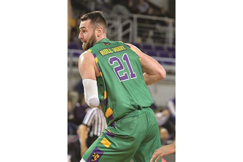 Men’s Basketball celebrates Mardi Gras in style with themed jerseys