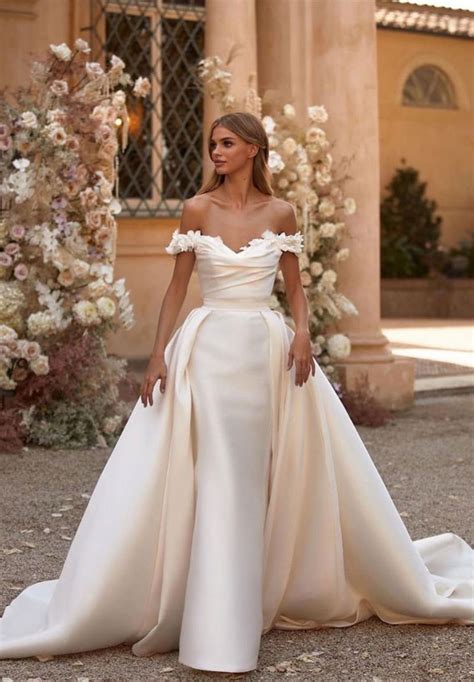 Timeless Wedding Dresses To Lookout Off The Shoulder Gown