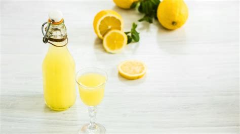 C Mo Hacer Limoncello As Puedes Preparar En Casa Este Licor Casero