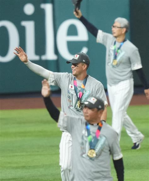 【wbc】ヌートバー、日本式の「胴上げ」体験にやや困惑 指名され、3回宙に Wbc2023写真ニュース 日刊スポーツ