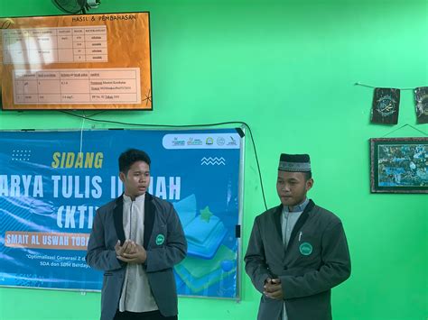 Asah Kreativitas Siswa Melalui Karya Tulis Ilmiah Smait Al Uswah Tuban